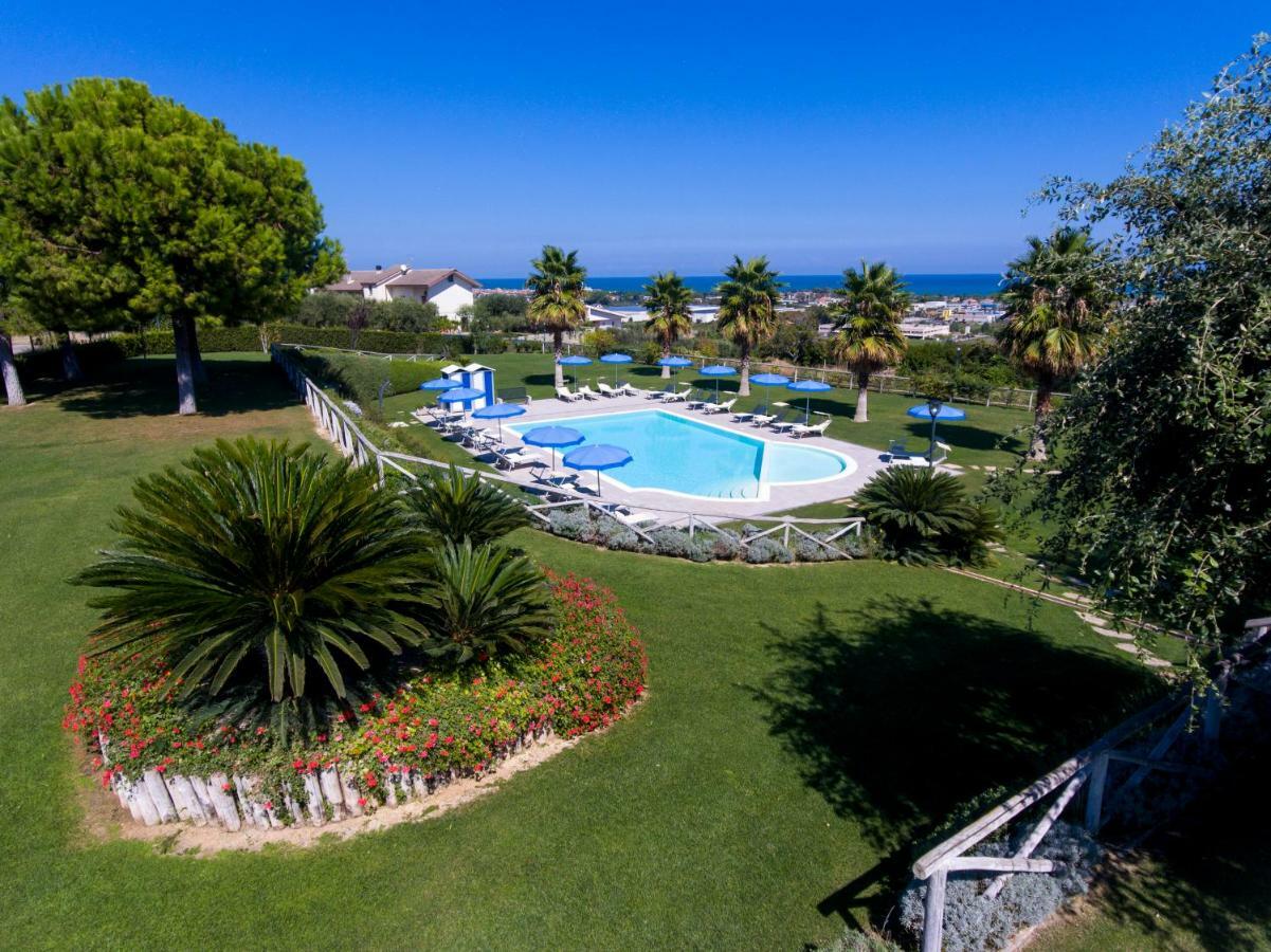 Bed and Breakfast Il Giardino Sul Mare Martinsicuro Exterior foto